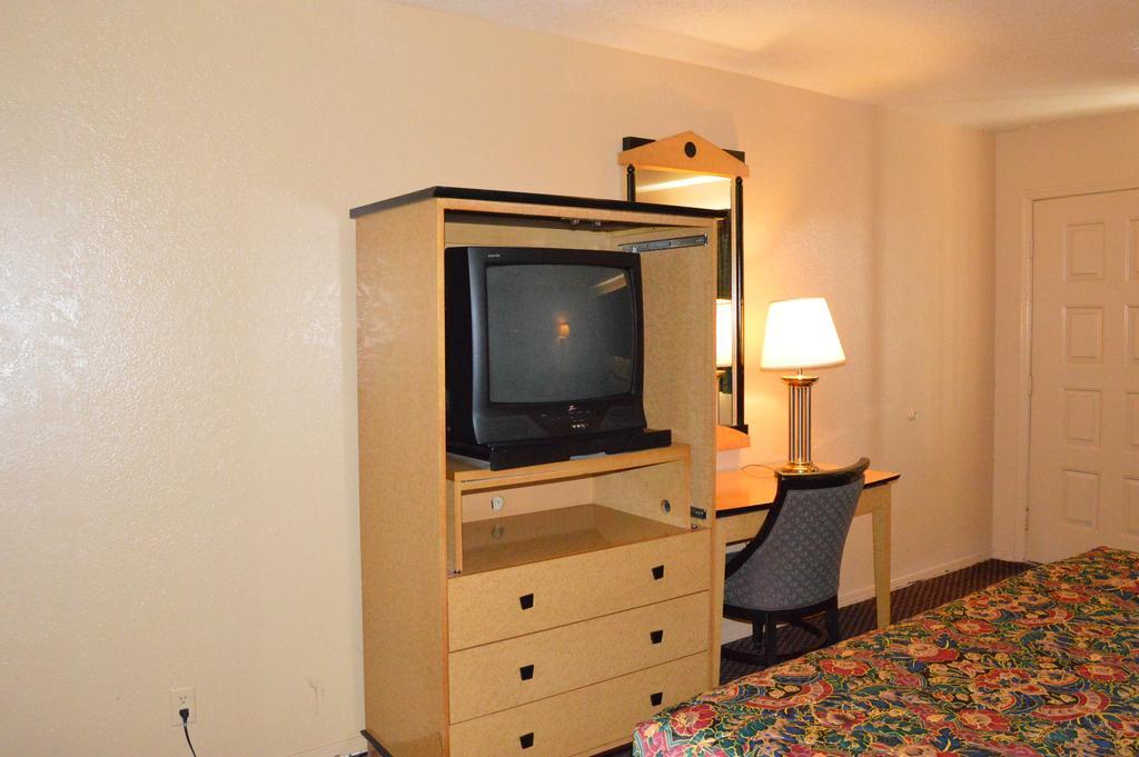 Delux Inn タルサ エクステリア 写真